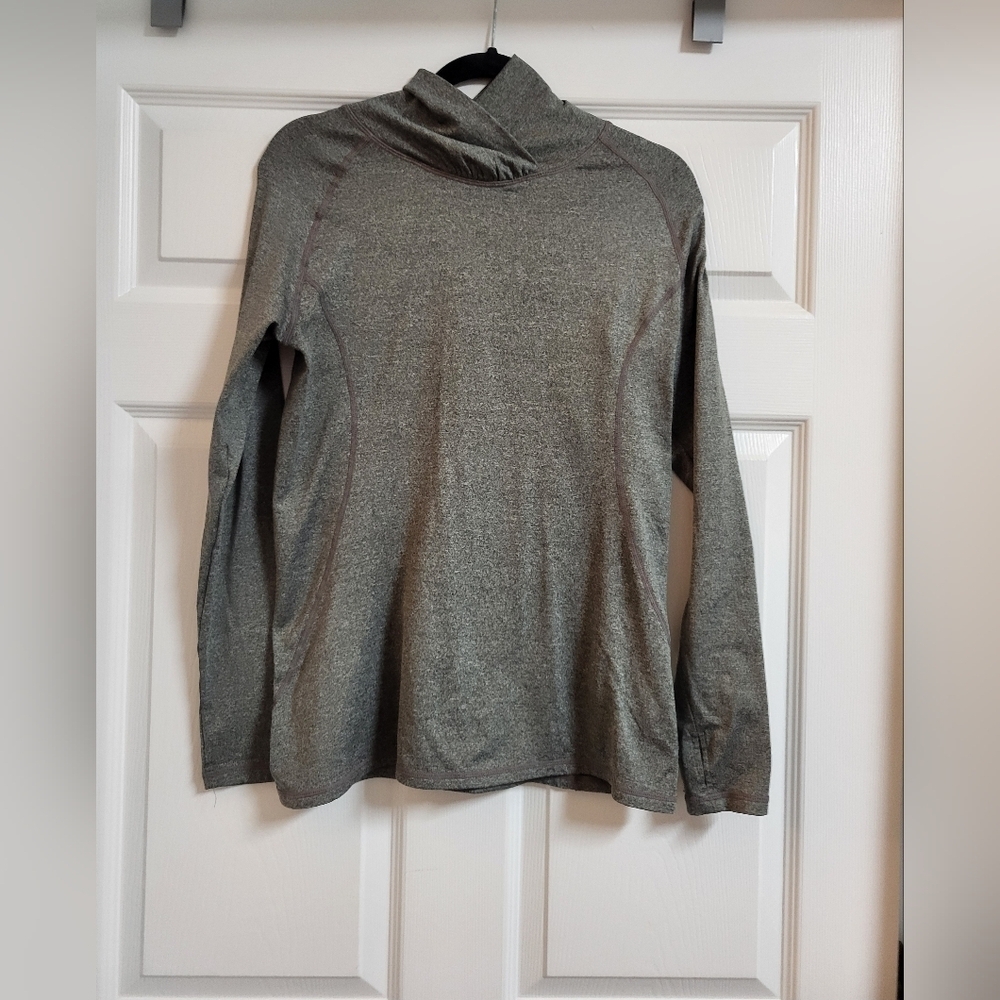 Layer 8 Womens Gray Long Sleeve Quick Dry Thermal Shirt With Thumbholes Size L